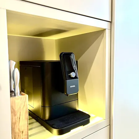 Sky & Luxury アパート