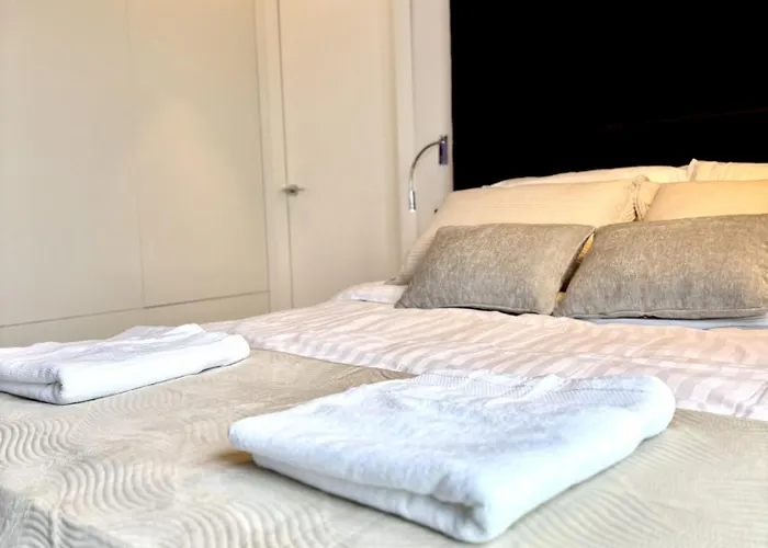 Sky & Luxury アパート