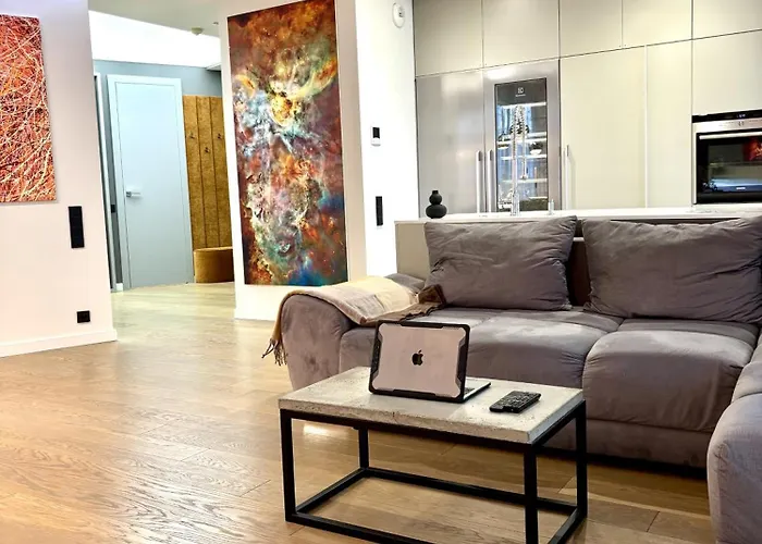 アパート Sky & Luxury ワルシャワ