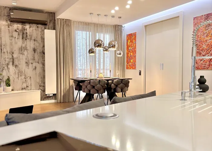 Sky & Luxury ワルシャワ